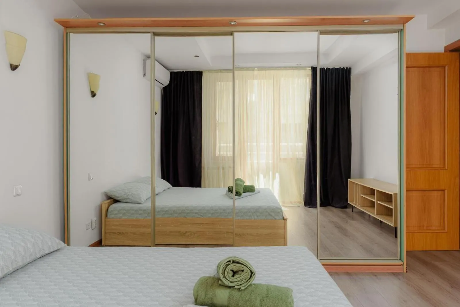 Heart Of Downtown 3 Rooms Apartment Self Check In Bucureşti