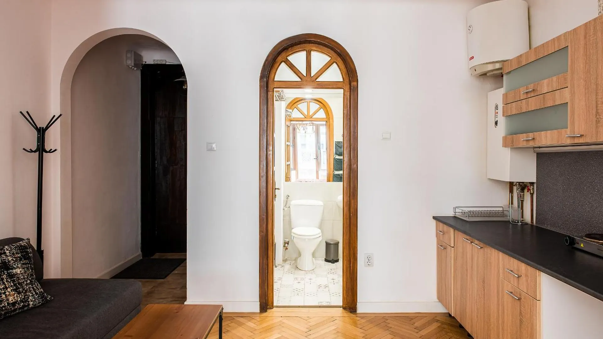 Heart Of Downtown 3 Rooms Apartment Self Check In Bucureşti România