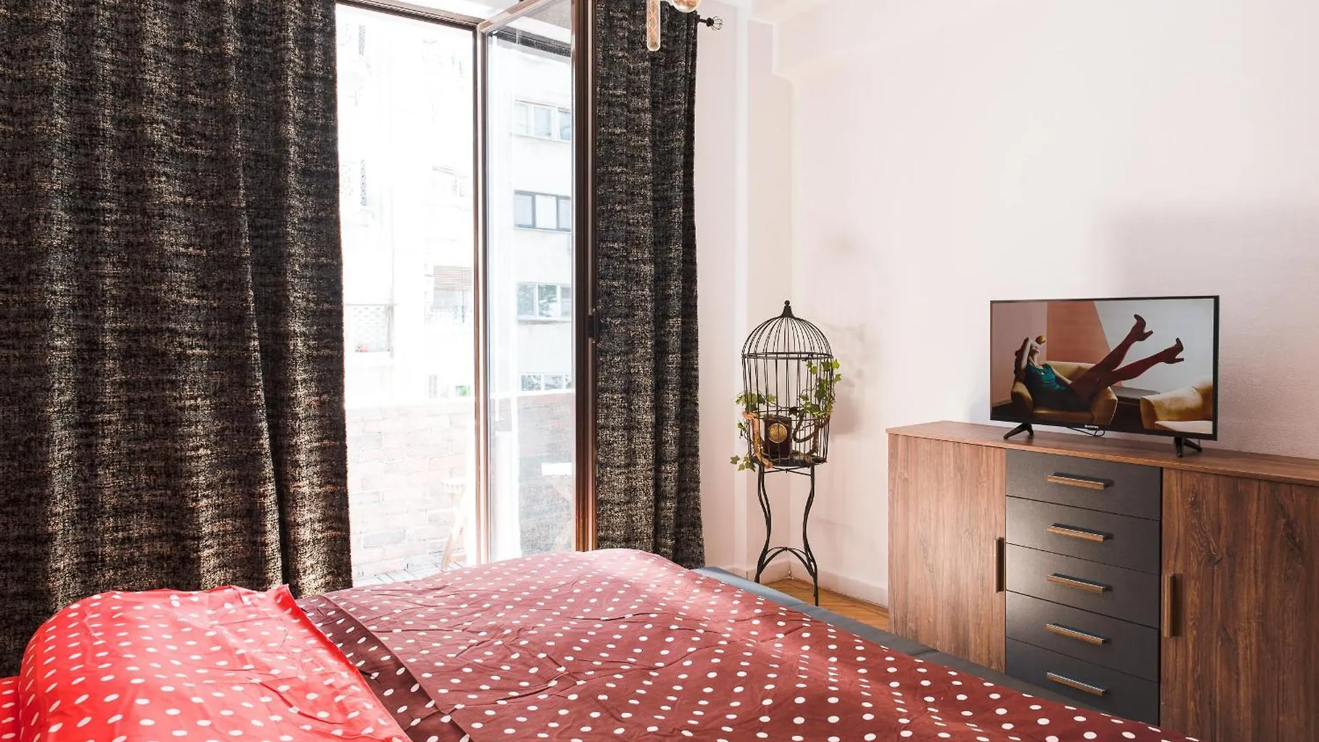 Heart Of Downtown 3 Rooms Apartment Self Check In Bucureşti România